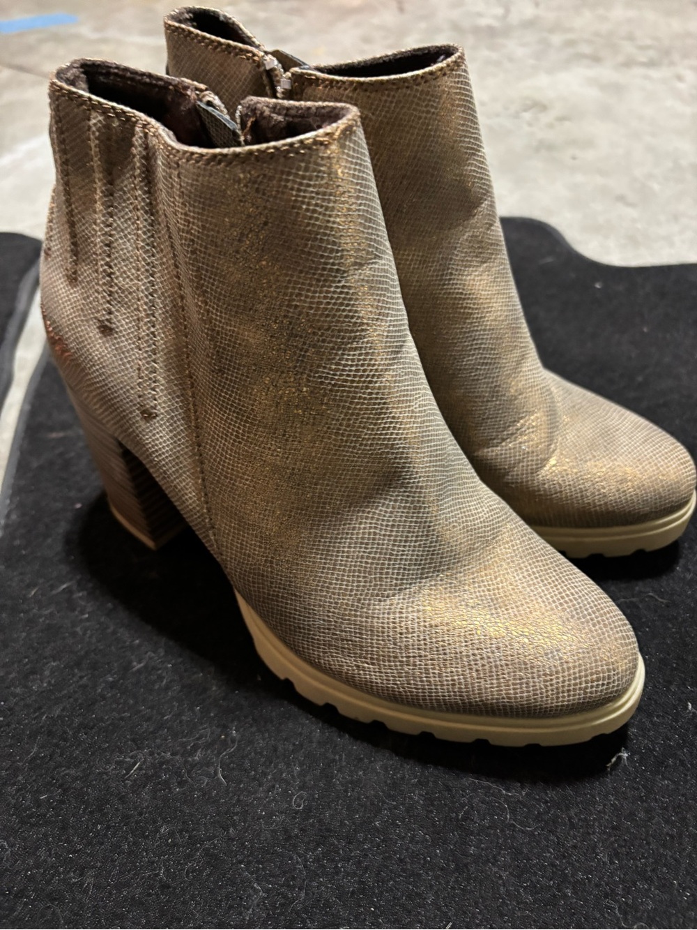 Blowfish Womens Metallic Gold Taupe Ankle Booties - Stylish Heeled Boots